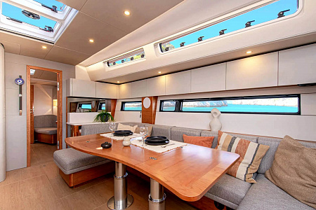 Парусная яхта Hanse 590